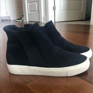 Gap high top slip on